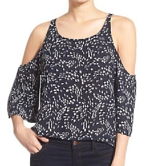 CUPCAKES AND CASHMERE STITCH FIX Lisbon Cold Shoulder Top Navy Blue White Boho S - Picture 1 of 12